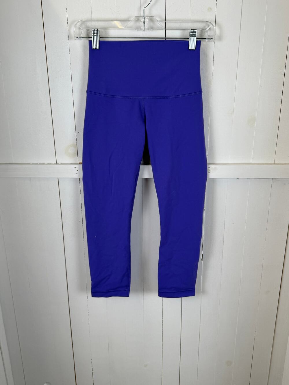 Lululemon Blue Capri Leggings Size 4 Nylon Excellent Condition